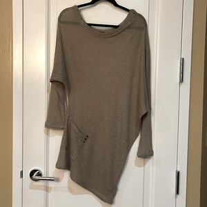Asymmetric thin sweater